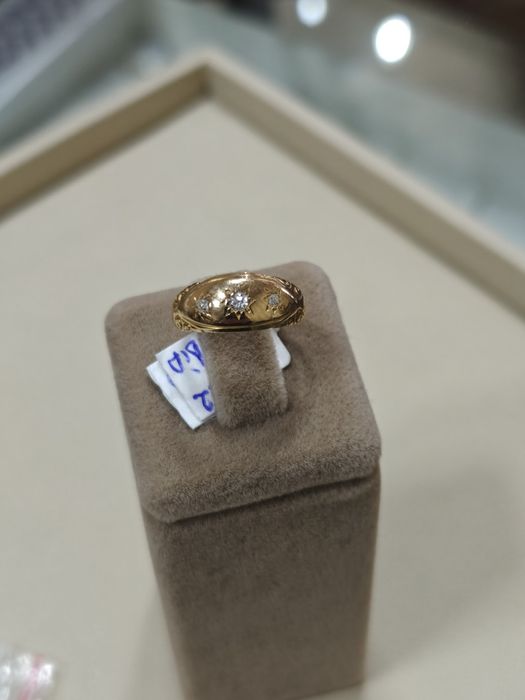 Inel aur 18k 2.35gr cu 3 diamante naturale (r)
