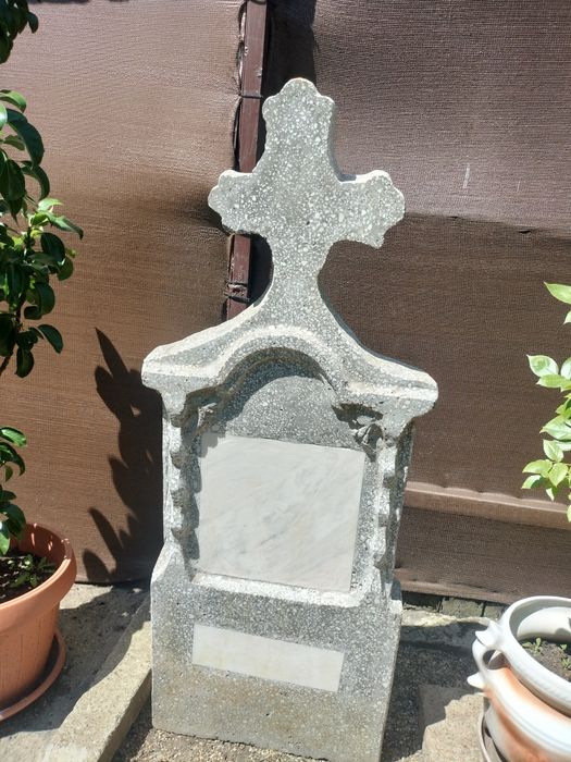 Cruce funerara noua ,din beton spălat cu marmura alba și model!