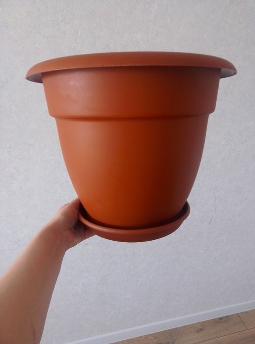 Продам горшочки ,кашпо  для цветов