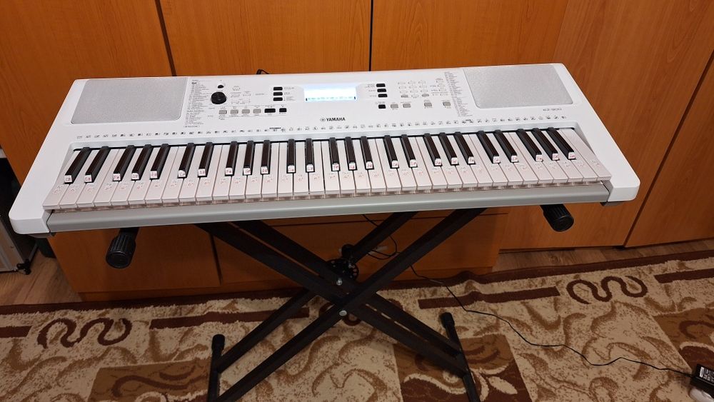 Orga yamaha  Ez 300
