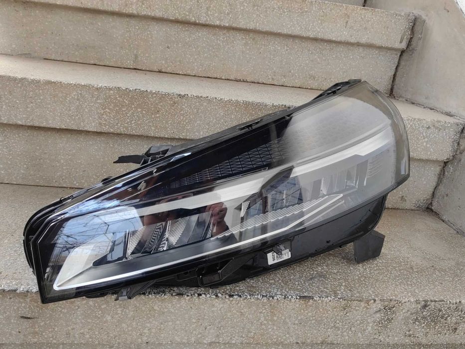 Фарове Renault Clio 5 23г. ляв десен / Фар Рено Клио 23г. Оригинални