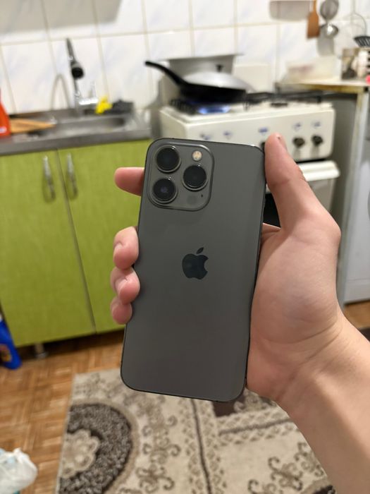 Айфон 13про.             .