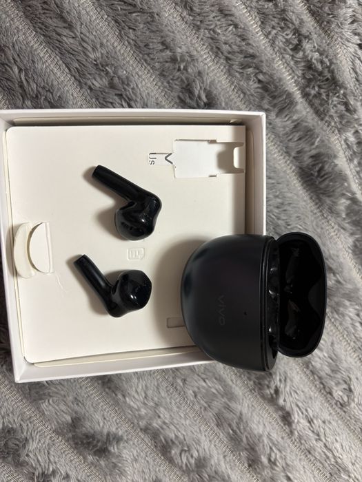Продам наушники Vivo Air