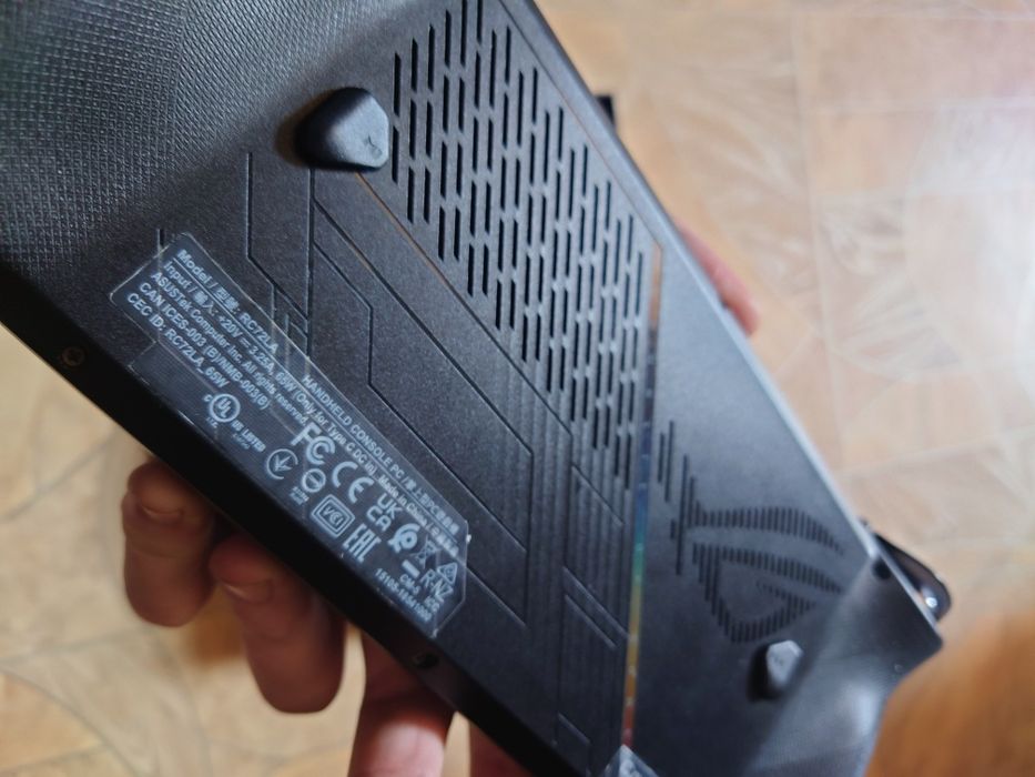 Хочу продать приставку Asus rog ally X