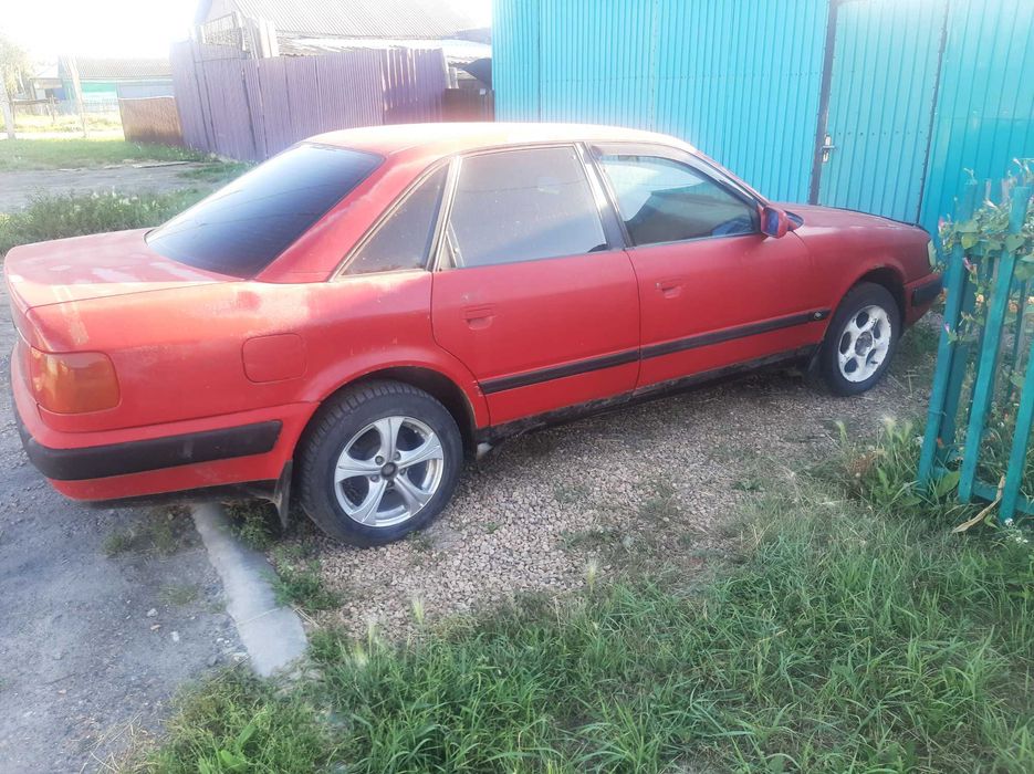 Срочно продам Audi 100 c4