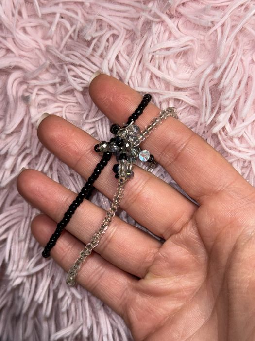 Гривна от мъниста наподобяващи стъклен ефект