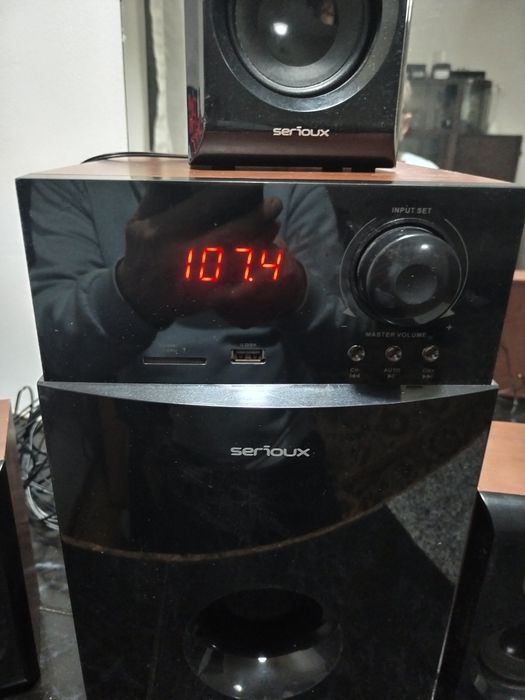 Home sistem 5. 1 Serioux cu boxe
