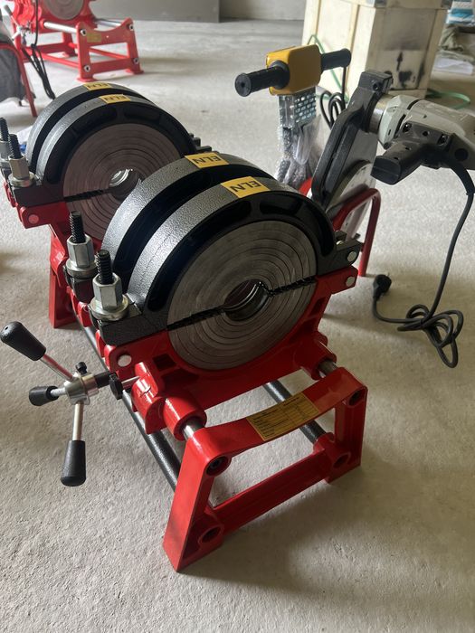 Стыковой аппарат для пайки пластиковых труб