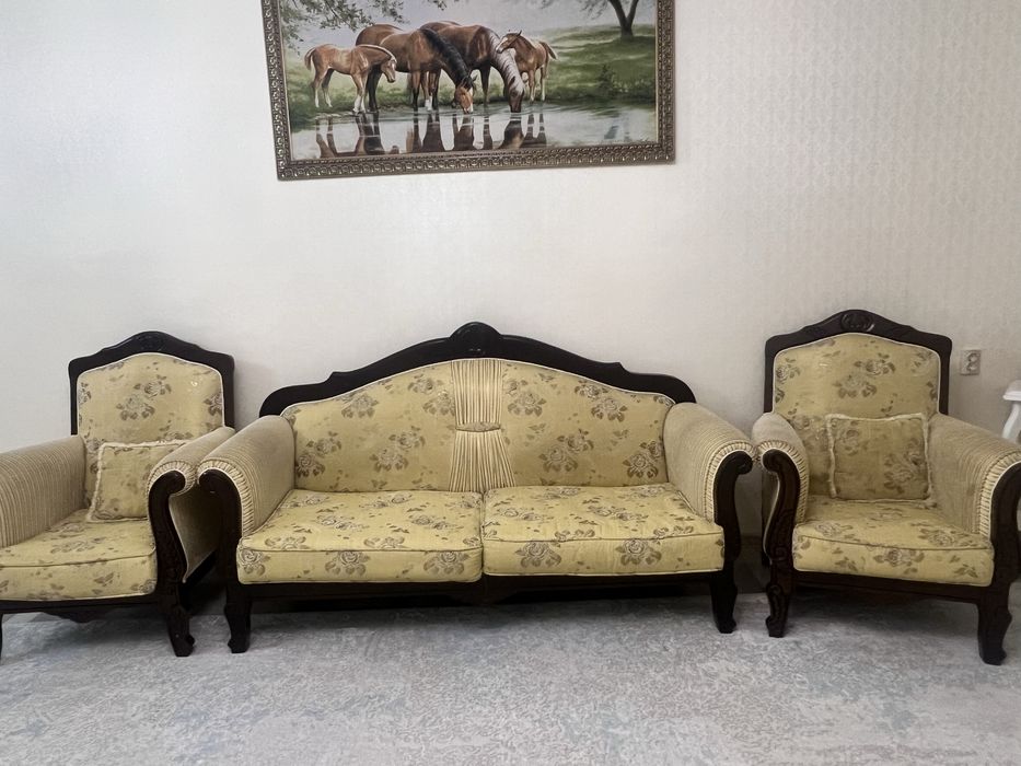 Диван с креслами