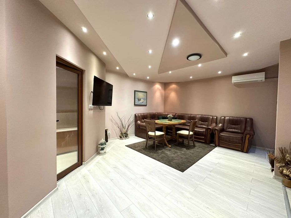 Дава се под наем Тристаен апартамент в Велико Търново, Акация - 80 кв.м за 428.4 € - Снимка #2