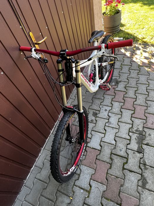Vand bicicleta de downhill norco theam 2011