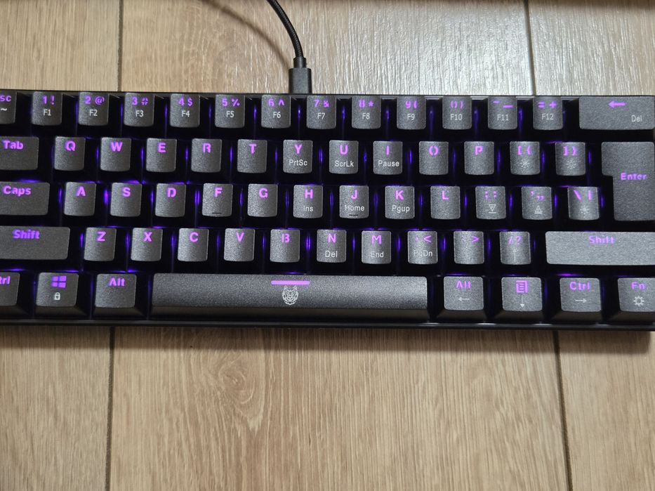 Tastatură mecanică gaming A +TGSK76, iluminare RGB (Nouă, nefolosită)