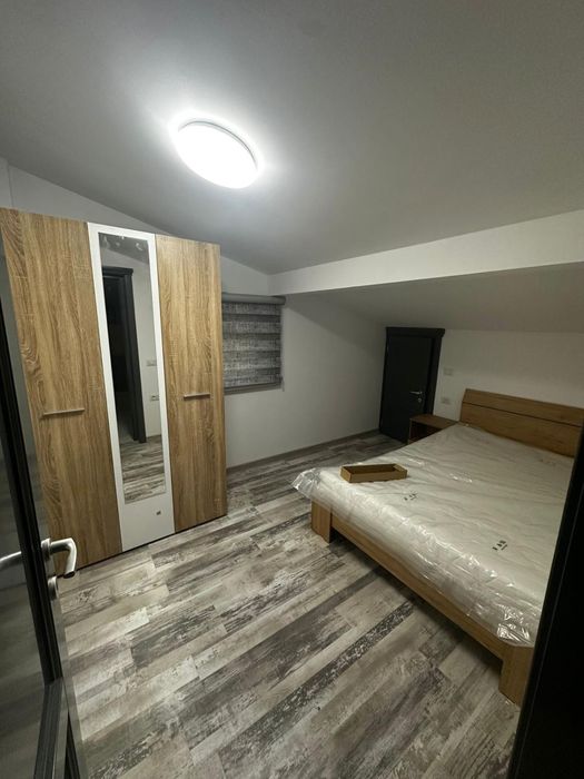 Închiriez apartament cu 3 camere