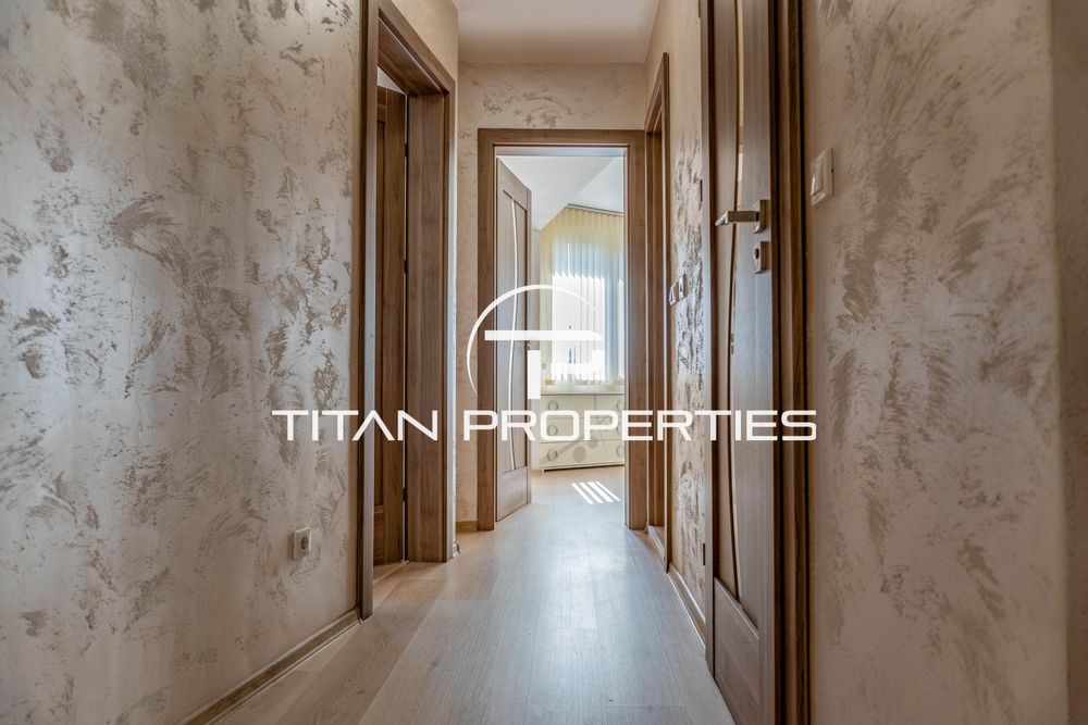 Дава се под наем Тристаен апартамент в Пловдив, Център - 120 кв.м за 550 € - Снимка #13