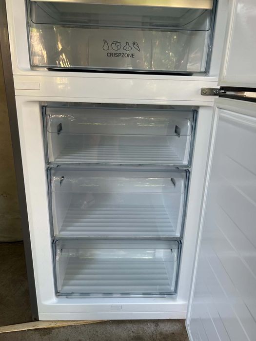 Vand urgent!!! Combina frigorifica GORENJE doi ani garantie folosit 2 ani stare buna nu este zgariat pret 1300 lei usor negociabil