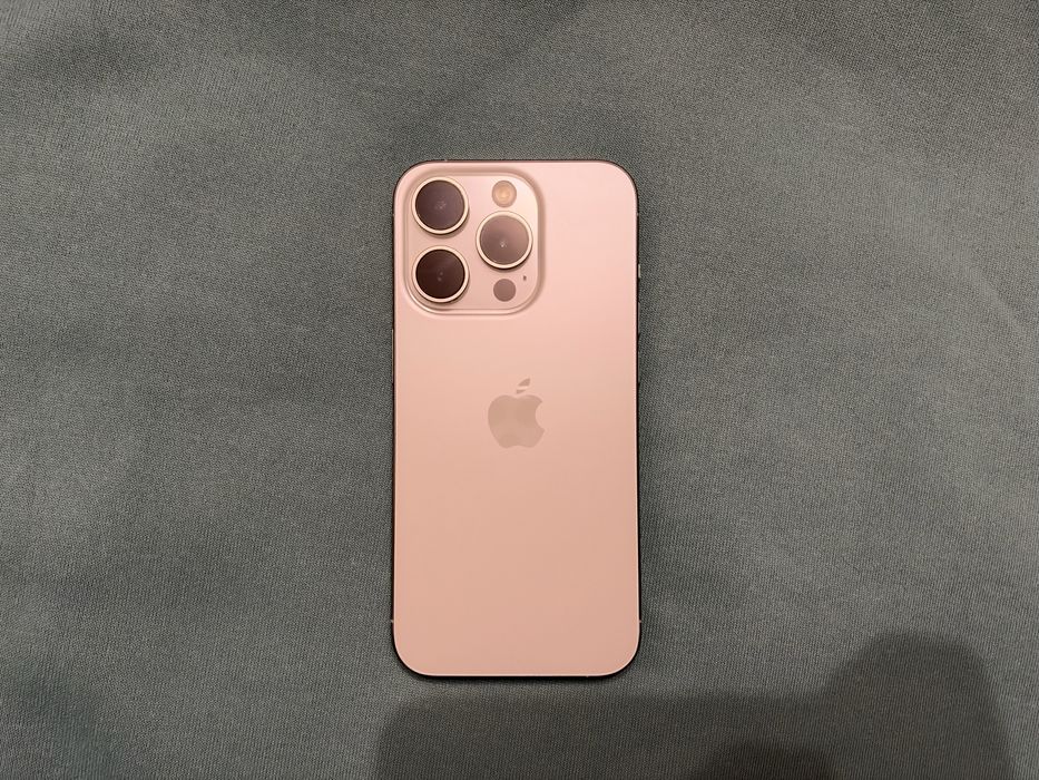 Продам Iphone 15 pro