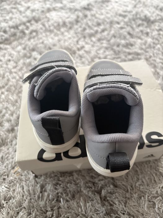 Adidasi adidas 25