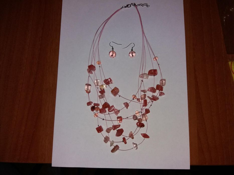 Колие и обеци от естествени камъни