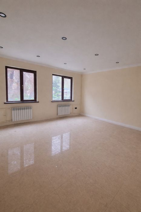 1 линия. Ор-р Метро Новза. (Хамза) 88 м2. Продаётся.