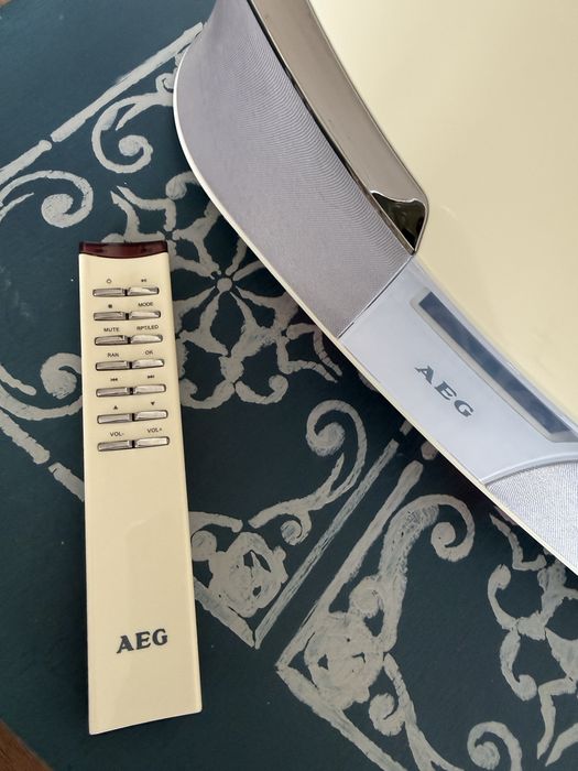 Bluetooth тонколона с дистанционно управление – AEG