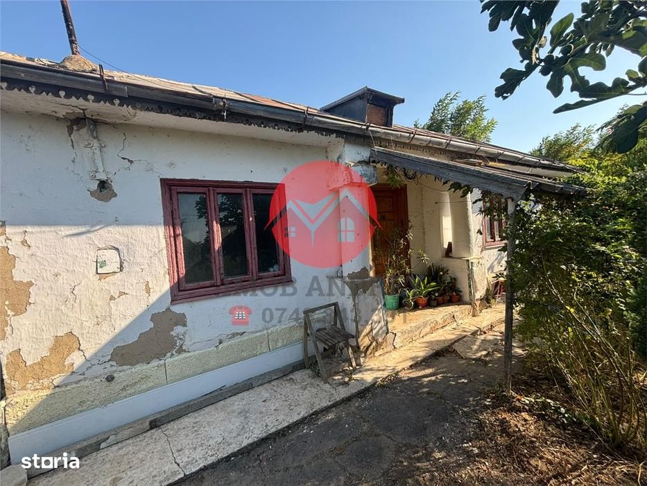 Casa batraneasca de vanzare in Iazurile, teren 1.257 mp