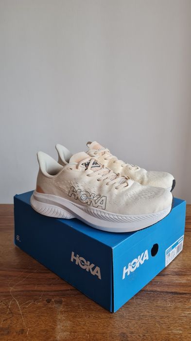 HOKA Mach 6 Woman/Dame
Mărime: 39 1/3
Pret: 500 lei