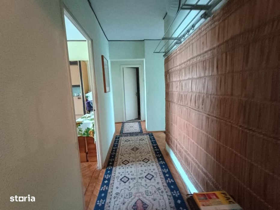 Apartament cu 4 camere 2 bai camara debara Piata Flora