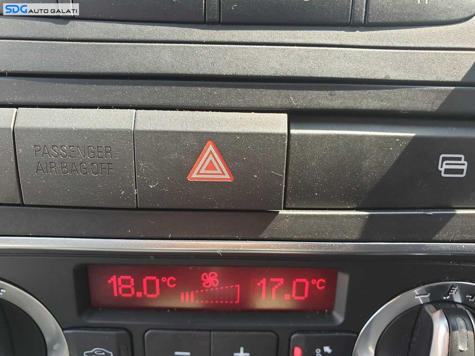 Buton Releu Avarii Avarie Audi A3 8P Facelift 2008 - 2013
