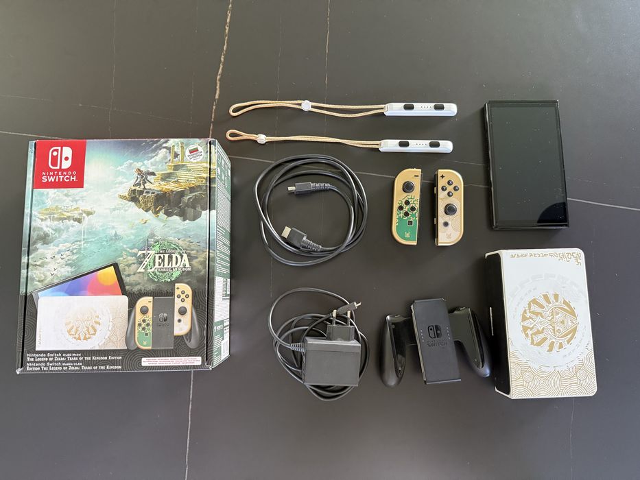 Nintendo Switch – OLED Model The Legend of Zelda™: Tears of the Kingdom Edition