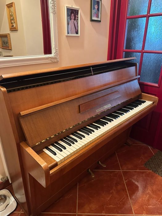 Pianina August Forster (Cehoslovacia)