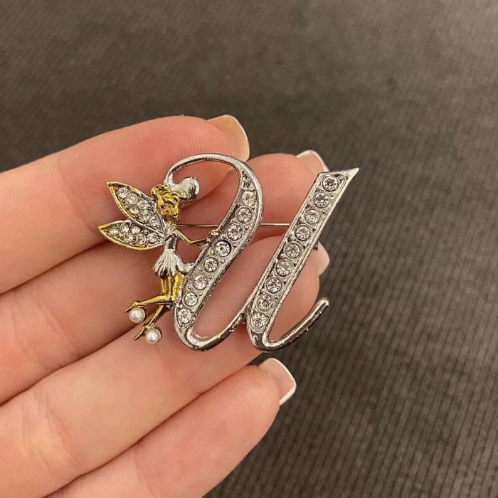 Красиви брошки с буква, персонализирани, идея за подарък