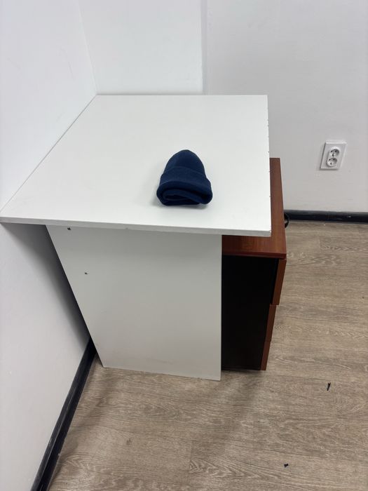 Парты и столы продам недорого