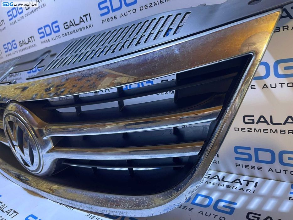 Grila cu Emblema Spoiler Bara Fata cu Rama Zgariata Volkswagen Tiguan 2008 - 2011 Cod 5N0853653A 5N0853651A 1K5853600