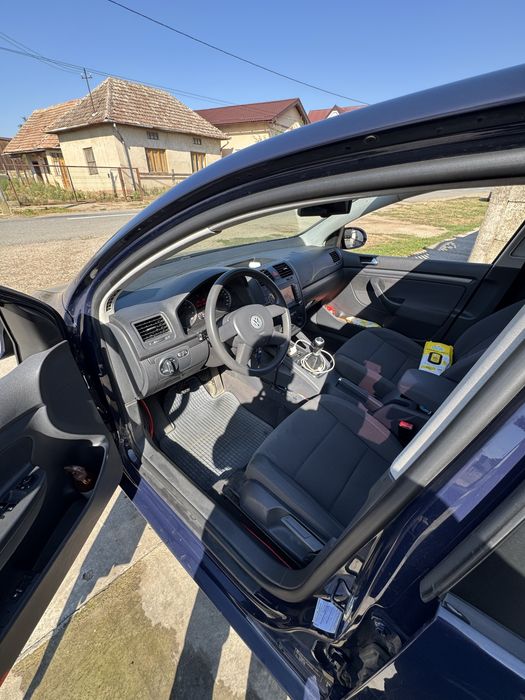 VW Golf 5 | 205.xxx km | Trapă | 2.250€