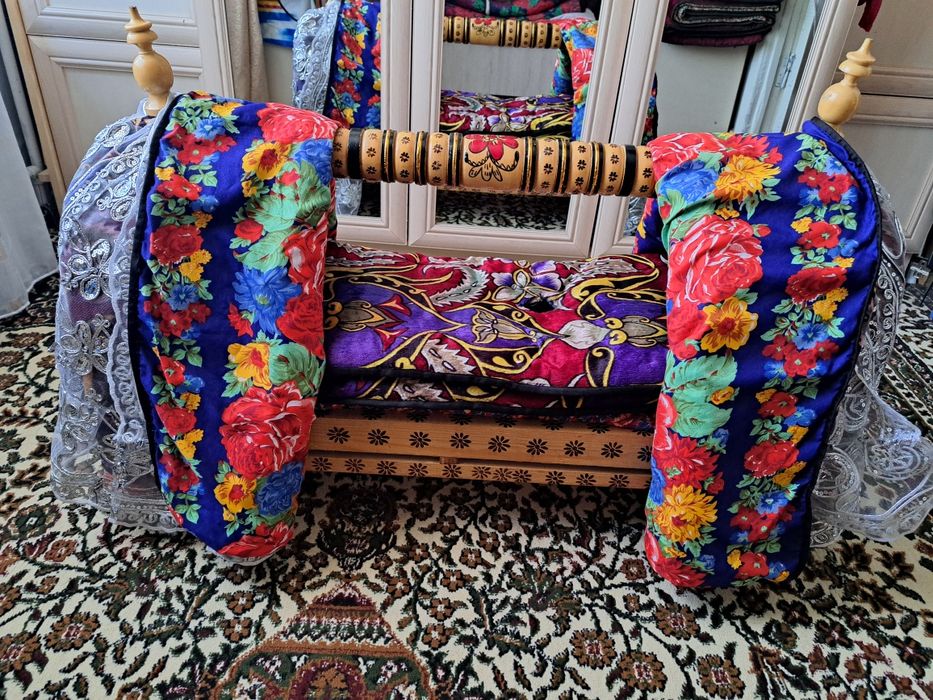 Болалар бешиги Холати янги Барча анжомлари бн