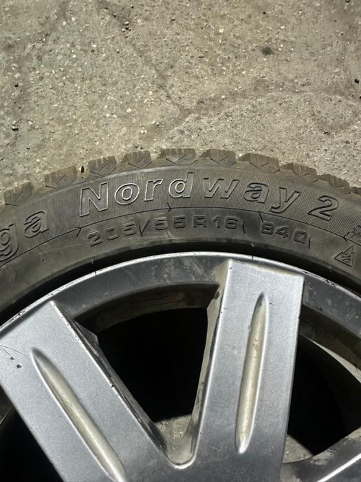 Продам новые зимние шины с дисками