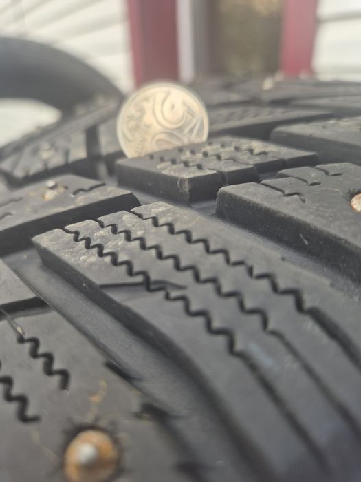 Продам резину шипованая