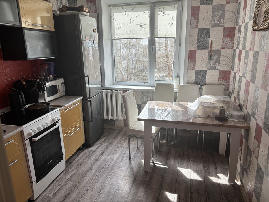 Продам 4-х комнатную квартиру