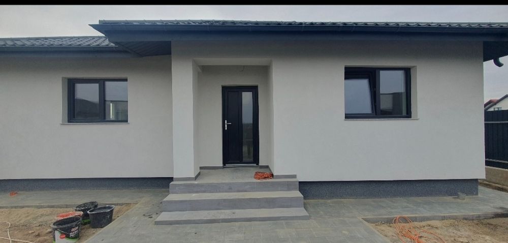 Casa nouă de vanzare!