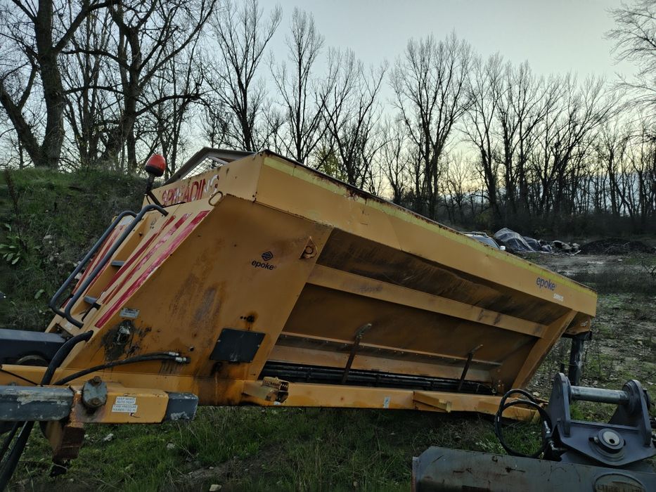 Sărăriță +lama de zapada