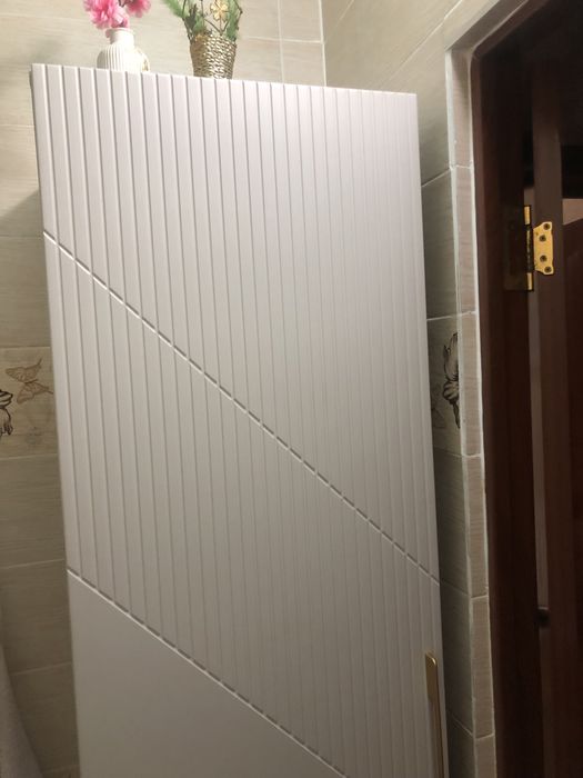 Продаю шкаф пенал в ванную