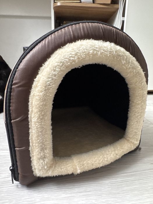 Продам домик для кошек/котят