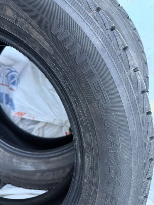 dunlop winter maxx SJ8 115R,
