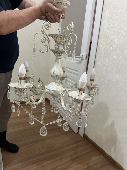 Продам люстру б/у