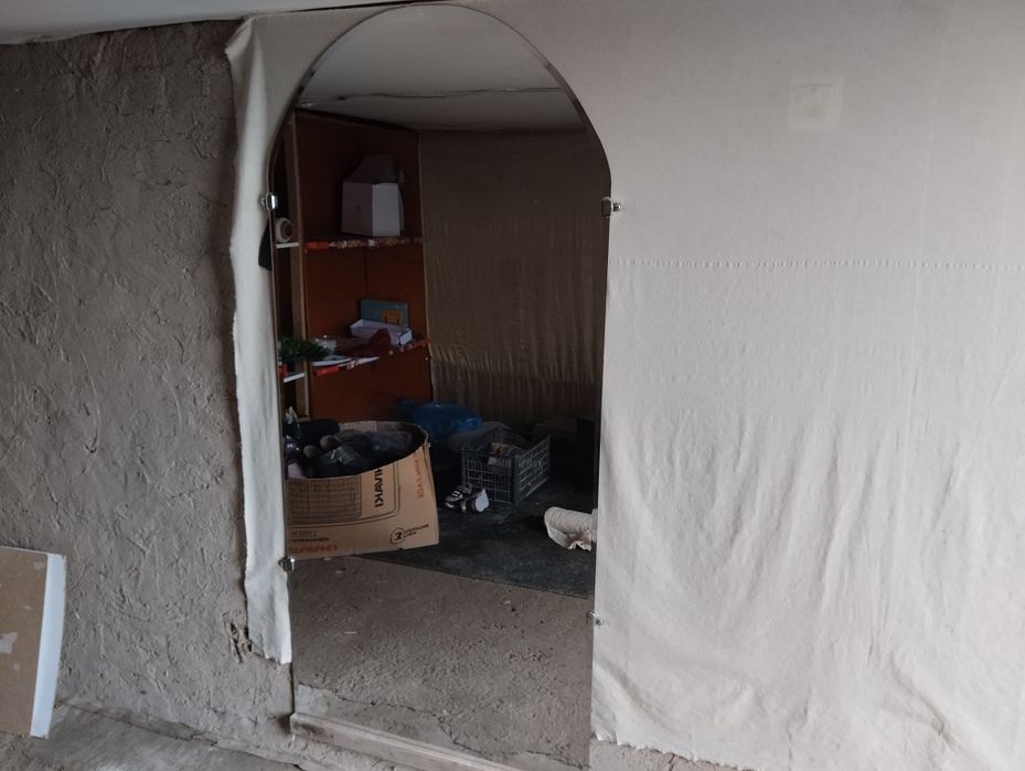 sotiladi katta koʻzgu