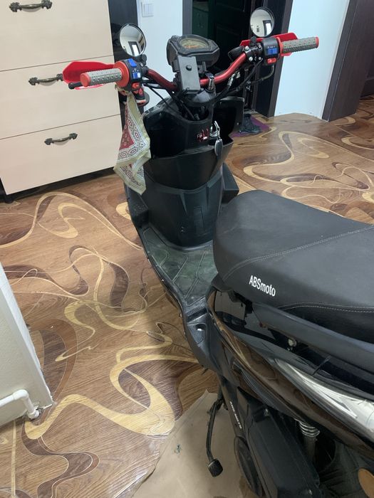 Продам скутер м8