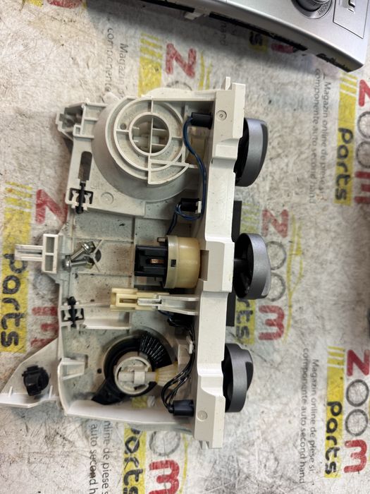 Panou comenzi clima ac unitate panou radio audio Mazda 2 DY 2003-2007