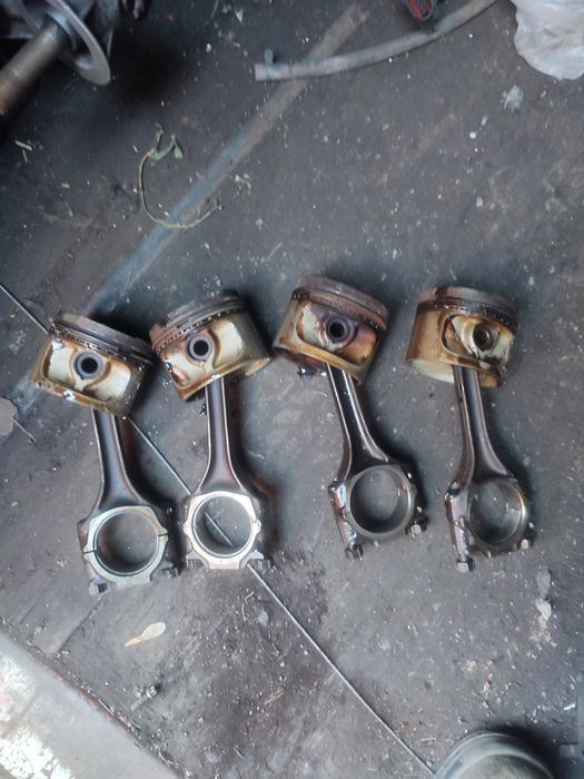 Шатун Фольксваген пассат гольф 1.8л