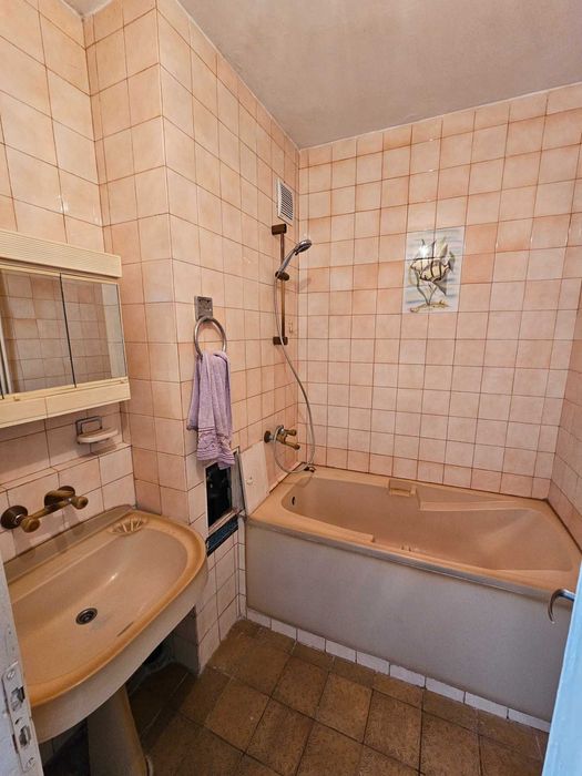 Дава се под наем Двустаен апартамент в Пловдив, Център - 68 кв.м за 307 € - Снимка #4