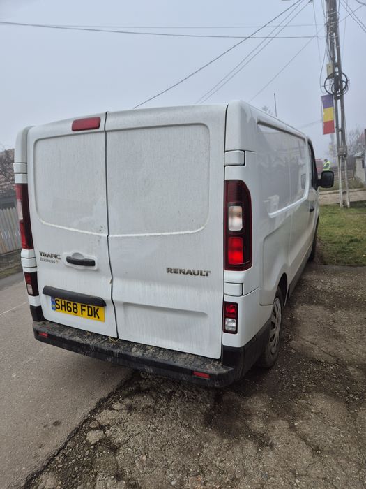 Renault trafic business